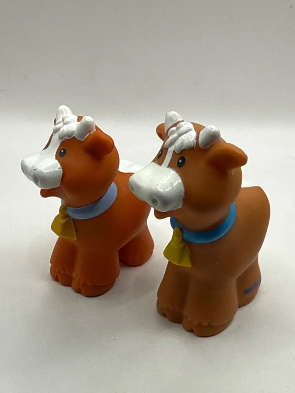 Vintage Fisher Price Little People Cow Replacement Figurines Lot of 2 Farm Anima